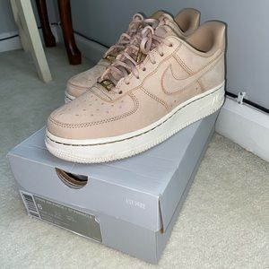 Nike Air Force 1 beige